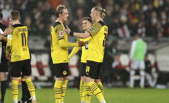 Borussia Dortmund competitie sluit achter Bayern München